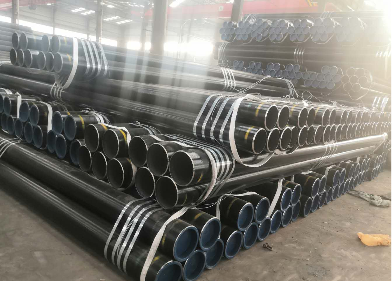 ASTM A106 GR.B stock seamless steel pipes delivered